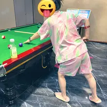 老婆不会打台球，拿着杆子乱戳😂