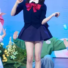 杨超越甜美舞台风！元气少女学院穿搭秀长腿美翻全场