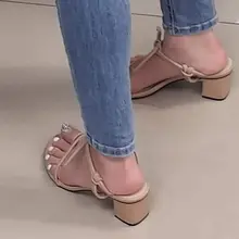 点击观看更多美脚