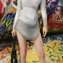 张馨予这美腿玉足一字带高跟，真乃极品中的极品，这何止腿玩年啊，扛着这双腿怎么舔也舔不够啊，每个脚趾头都给舔得干干净净，舔得馨予妈妈淫水泛滥，一泻千里。馨予妈妈…