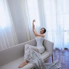 幂妈新图一出，顶不住，真的顶不住，这迷人的身材，诱人的玉足，看完只想成为幂妈胯下的贱狗，任由幂妈肆意的蹂躏，幂妈踩烂贱狗的鸡巴吧，把你的玉足伸进贱狗的嘴里尽情…