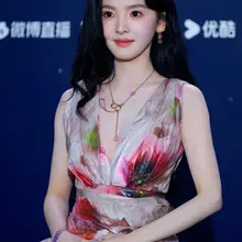 No.mx1506章若楠微博电影之夜三套造型生图，深V粉色花瓣裙，油画公主装美翻了 [140P+1.33G] #明星生图 #章若楠 自购地址：https://…