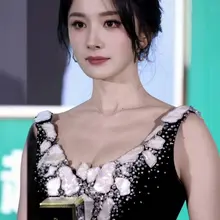 No.mx1501杨幂白玉兰奖提名+红毯颁奖两套生图，低胸黑裙+抹胸绿裙，怼脸拍美的无死角 [158P+1.53G] #明星生图 #杨幂 自购地址：https…