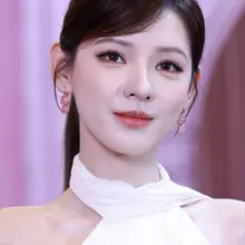 No.mx1497张予曦上海活动生图，挂脖白裙怼脸拍，精致锁骨 [45P+508M] #明星生图 #张予曦 自购地址：https://t.co/PRFTZui…