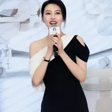 No.mx1494高圆圆人体工学椅活动生图，斜露肩黑裙，温柔女神 [125P+1.5G] #明星生图 #高圆圆 自购地址：https://t.co/X4Ny1…