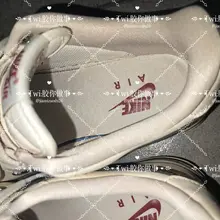 还是之前那个极品高质量女大，这个鞋品也能看得出来女主的质量，提前在地方蹲守，看到她刚换下来的新款空军，鞋子都是37码，味道也是很绝，各种名牌鞋玩的真是很爽，可…