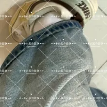 商场偷拍女高的Nike板鞋，看着小白袜配板鞋就受不了，尾随到家发现刚脱下鞋的，刚脱还冒着热气，臭味也是相当给力，更多细节在群更新 #扫楼 #尾随 #打胶 #N…
