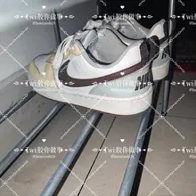 商场偷拍女高的Nike板鞋，看着小白袜配板鞋就受不了，尾随到家发现刚脱下鞋的，刚脱还冒着热气，臭味也是相当给力，更多细节在群更新 #扫楼 #尾随 #打胶 #N…