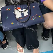 神仙颜值+顶级气质的凉鞋小姐姐，看着既有成熟的性感也有乖乖女的知书达理，极品！ （完整版继续发在门槛群🚪，欢迎各位同好私信加入，性价比之选）