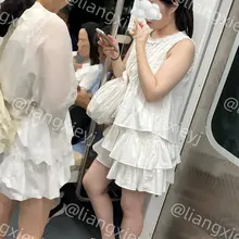 清纯高中生凉鞋妹子，微胖身材皮肤又白又嫩，可爱的脚丫子穿着凉鞋很有魅力 （门槛群🚪持续更新，欢迎同好私信加入，冬季不停更，性价比优） #街拍 #美脚 #玉足…