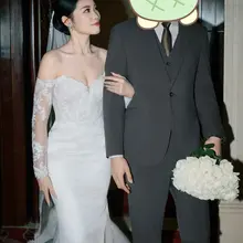 【母狗婚纱】 骚屄大奶牛露着奶沟参加自己的婚礼，向宾客亲人展示自己发情的肥乳一脸媚色盯着自己的绿乌龟老公，殊不知自己的老公已经被锁住鸡巴无法满足奶牛的贱屄，大…