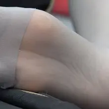 和谐号铁姐休息大厅晾脚