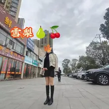 小皮裙最近很火，特意给媳妇买了一件……