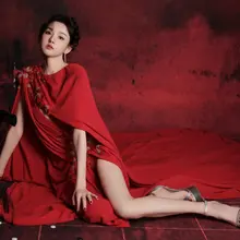 宋祖儿是暗夜玫瑰，美腿玉足穿防水台恨天高高跟凉鞋一眼入魂