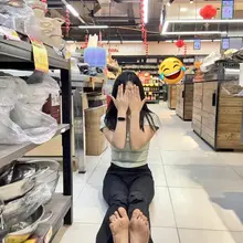 女奴赤足行走，缺男奴 #男奴 #男m #绿帽 #绿帽奴