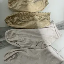 趁着美女发朋友圈来到她家门口，想不到球鞋里真的她运动结束后，换下的袜子～🧦