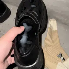 射鞋还有衣服拿～（是不是越是故作清纯的穿搭，背后就会越反差呢）