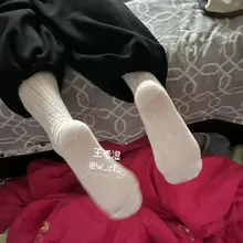 【家妻日常】白袜足底已经摆好了，等着精液的灌溉呢兄弟们💦 #白袜 #足底 #人妻