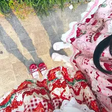 一放假就穿lo裙lo鞋出门玩还给我拍照，动不动就去实体店买新lo鞋新lo裙🫠