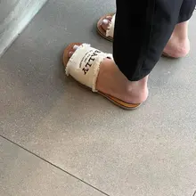 点击观看更多美脚