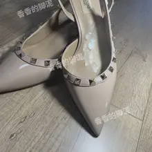 又白又香的嫩脚，就要用又白又臭的精液保养 #射鞋 #玩鞋 #扫楼 #打胶 #恋足 #足交 #裸足 #高跟 #美脚