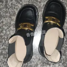 3点多睡不着出去溜达，这算什么鞋呢？看着挺干净的，直接捂到脸上，深吸一口，脚丫和皮革的味道，大冷天的都直接硬了，本来想把鞋垫拿出来，射到鞋垫底下，让女主人一直…