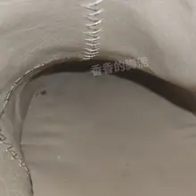 3点多睡不着出去溜达，这算什么鞋呢？看着挺干净的，直接捂到脸上，深吸一口，脚丫和皮革的味道，大冷天的都直接硬了，本来想把鞋垫拿出来，射到鞋垫底下，让女主人一直…