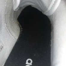 #射鞋 #玩鞋 #扫楼 #打胶 已有一年多的时间没有玩过少妇姐姐的贝壳头了...甚是想念，躺在床上回忆少妇姐姐贝壳头和被我射黄的tiger运动鞋时突然想到姐姐…