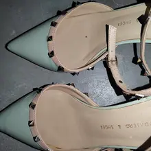 这双绿色铆钉高跟还可以