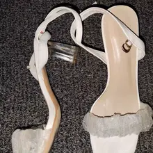 同好分享，女邻居的高跟凉鞋。