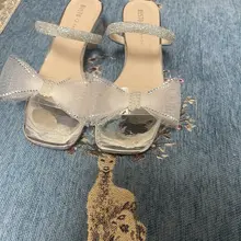 闲鱼上套路到的妹子的上脚图，还是肉丝美腿呢，嘿嘿。