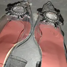 透明高跟，骚的很，还有脚泥，必须帮你保养。