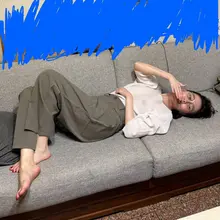 这颜值，怎么样？算不算美女？这脚，够不够大？反不反差？ https://t.co/oE3QKP6eUm #用腳腳記錄生活 #戀足 #足控 #腳趾 #美腳 #美…