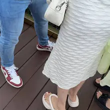 偶遇气质小姐姐的美脚，真好。。。
