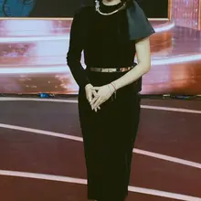 看王曦梁如何用一双丝袜腿黑色细跟撑起全场