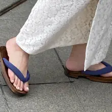 点击观看更多美脚
