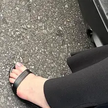 点击观看更多美脚