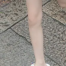 同好兄弟压箱底的绝拍，分享给兄弟们一同品鉴 天气渐冷，注意保暖 #足 #脚趾 #恋足 #美脚 #凉鞋 #拖鞋 #裸足 #足底 #足控 #校园 #女大学生