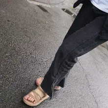 同好兄弟们可猜猜如下四位女大哪个颜值最高，周末公布答案 #足 #脚趾 #恋足 #美脚 #凉鞋 #拖鞋 #裸足 #足底 #足控 #校园 #女大学生