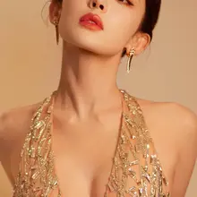 娜扎今年真的很榨，造型、尺度都越来越抓人眼球了，有种又仙又骚的赶脚，不管是释放淫荡的天性还是找到流量密码了，对性奴贱狗们来说都是福利。看是真的好看，爽是真的爽…