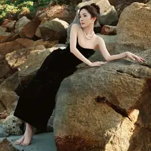 万人骑的幂妈终于又出骚图了，幂妈的玉足真是让人欲罢不能，儿子要抱住幂妈的玉足细细品尝，每一根脚趾头、每一个脚趾缝都为幂妈舔得干干净净，幂妈若是不满意，儿子再亲…