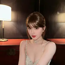赵露思你在发什么骚，嘴巴张那么大，是想舔哥哥的鸡巴还是想吃哥哥的精液了？这奶子是不是欠揉了？