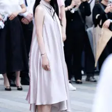 No.mx1471周也广州Dior活动生图，浅粉紫色长裙，怼脸拍也很美 [230P+1.58G] #明星生图 #周也 自购地址：https://t.co/ZW…