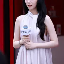No.mx1471周也广州Dior活动生图，浅粉紫色长裙，怼脸拍也很美 [230P+1.58G] #明星生图 #周也 自购地址：https://t.co/ZW…