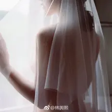 摄影师：林與熙 那四年的微博，新娘真的爱在婚礼当天拍个私房