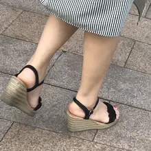 成熟女人的脚这么好看，很难得 #美脚 #偷拍 #盗摄 #嫩足 #嫩脚 #美足