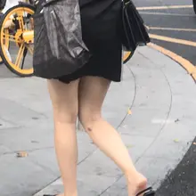 冬天来了，很难再看到嫩嫩的白脚了 #美脚 #偷拍 #盗摄 #嫩足 #嫩脚 #美足