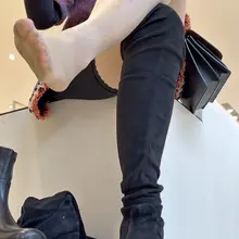 御姐少妇试鞋，脱靴漏出原味丝足