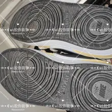 第一次尝试火车卧铺，这个比扫楼刺激多了，凌晨两三点的火车上面，基本上人都睡着了 可惜就是太黑没拍到女主正脸，不过满地的鞋子雀氏很不错，以后可以多尝试，这双鞋的…