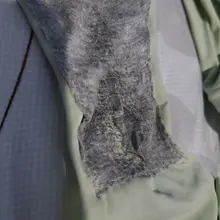 粉丝投稿:搞到了女租客刚脱下来的内裤，水真的可以有这么多吗？都浸透了，味道也超级大，真的是上头啊。并附上女租客的背影照。 #扫楼 #打胶 #原味 #内裤 #射…